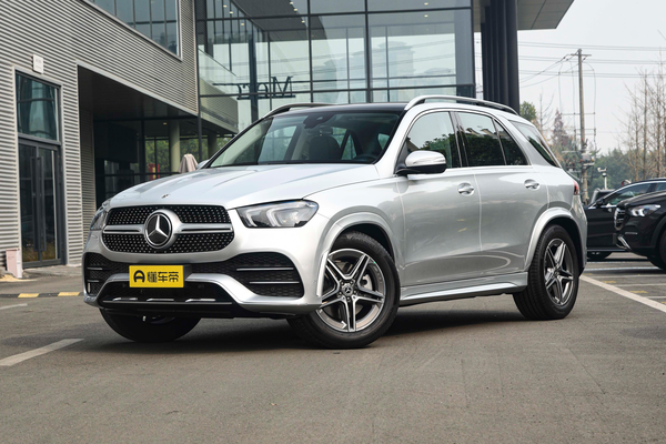 奔驰GLE 2022款 GLE 450 4MATIC 时尚型导航路况信息展示_智能互联图