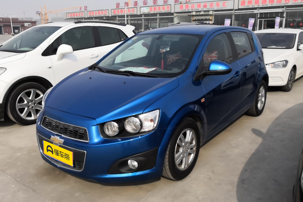 爱唯欧 2011款 两厢 1.4L MT SE整车保修期限_基本信息图