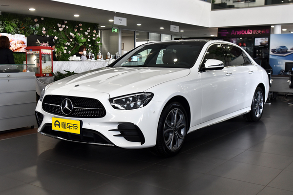 奔驰E级 2021款 改款 E 300 L 时尚型 运动轿车后轮距(mm)_车身图