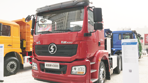 陕汽新m3000 6x4电动牵引车,配12挡自动变速箱续航里程200km