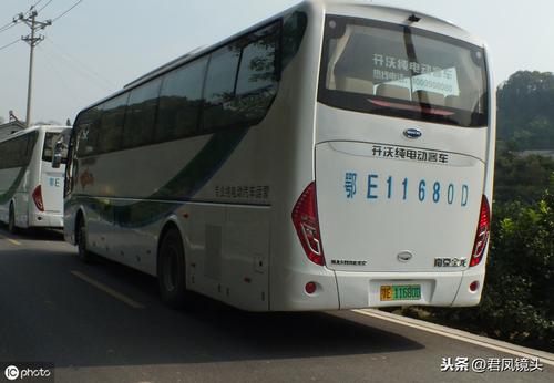湖北宜昌：纯电动客车开进乡村