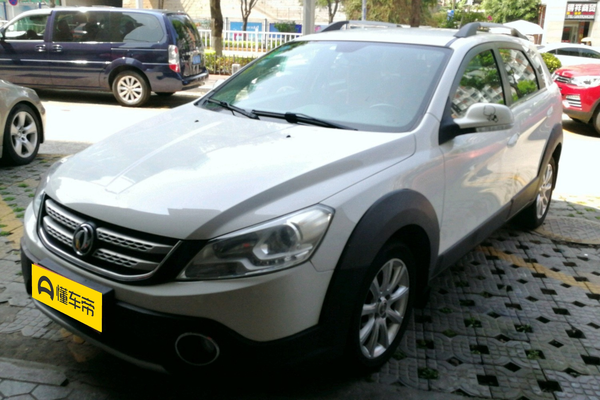 东风风神H30 2014款 CROSS 1.6L 手动尊尚型厂商_基本信息图