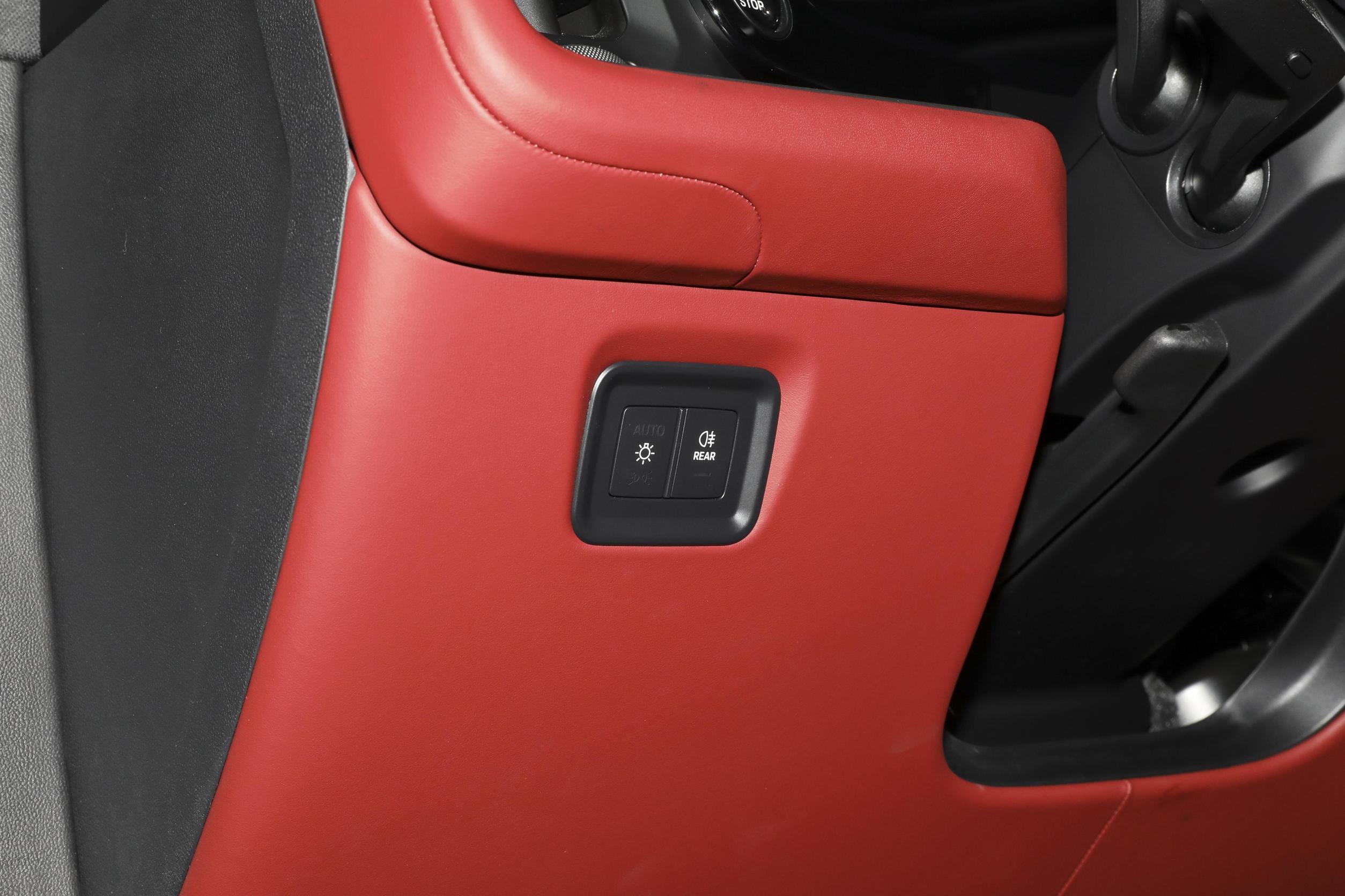 Cayenne Coupé EHybrid 2024款 Cayenne EHybrid Coupé 2.0T图片_保时捷_1/60张图片