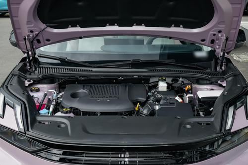 A0级市场“新秀”，1.5L+3挡DHT，油耗低至1.11L，还是大5座，香