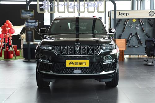 2.0T+前后双电机，百公里加速6秒，进口的大切诺基4xe实力如何？