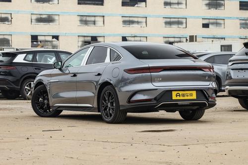 2025款比亚迪汉上市：全新升级，丰富配置满足不同需求