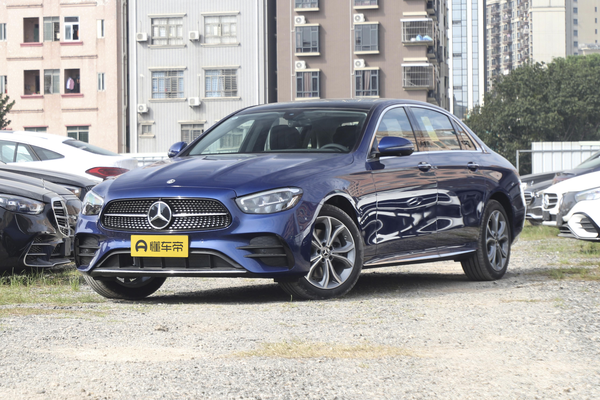 奔驰E级 2023款 E 300 L 时尚型 运动轿车NEDC综合油耗(L/100km)_基本信息图