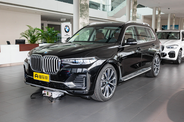 宝马X7 2021款 xDrive40i 行政型豪华套装轴距(mm)_车身图