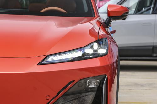 深蓝S07：左手深蓝超级增程，右手华为乾崑智能，值得一看