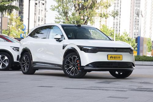 极氪7X：家用SUV选它？轴距2925mm，续航605km