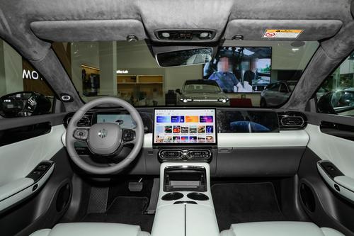 售15.58万，定位C级车，配1.5L增程动力，零跑C01值得入手吗？