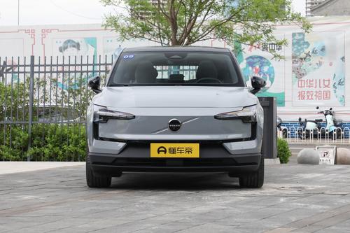 北欧风+机甲元素，体验沃尔沃EX30，小尺寸却有百公里3.6秒加速！