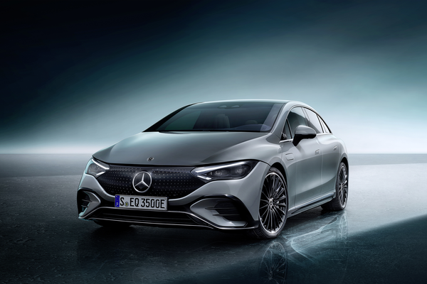 奔驰EQE(海外) 2022款 350 AMG Line Edition 1 厂商_基本信息图