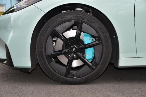 8月份售出710辆，现在新款下调2万，昊铂GT值得买吗？