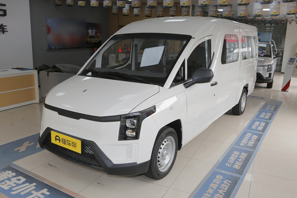 予风黄金仓 2025款 客车版厂商_基本信息图