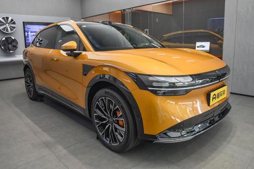 大五座纯电SUV又多一款，3.8s破百，极氪7X能出圈吗？