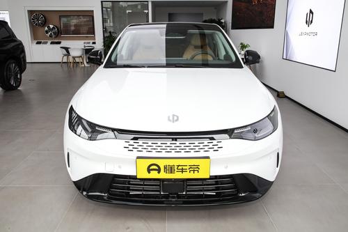 定位中大型轿车，综合续航1176km，轴距2930mm，零跑C01怎么样？