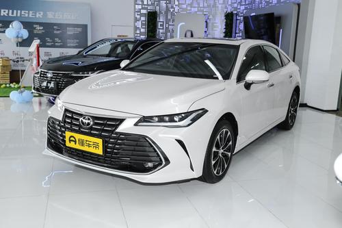 优惠达5.5万元，综合油耗6.11L，体验一汽丰田亚洲龙豪华版车型