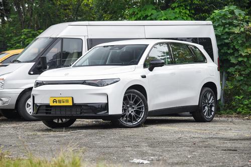 零跑C10月销33767辆，亲测后，发现这些亮点