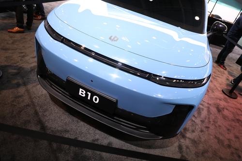 预计主打15万级SUV市场，8295智舱芯片+AI大模型，零跑B10快来了