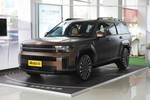 北京现代硬派中型SUV，2+2+2座椅布局，配8AT变速箱，适合家用