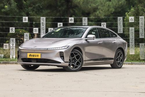 15万级中大型轿车，轴距2900mm，纯电续航625km，还配3C快充