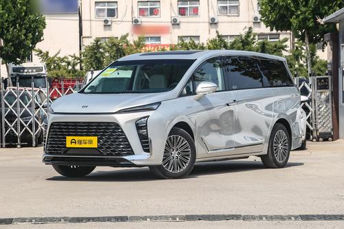 别克GL8陆尊PHEV：插电混动MPV，家用与商务皆宜