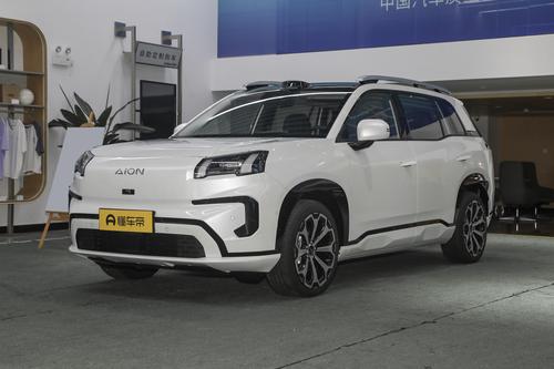 自带冰箱/沙发/小桌板，全新埃安AION V售12.98万起，硬派造型SUV