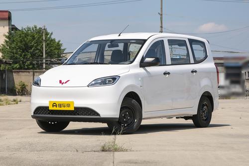 五菱宏光纯电动版上市，空间灵活，安全性能升级