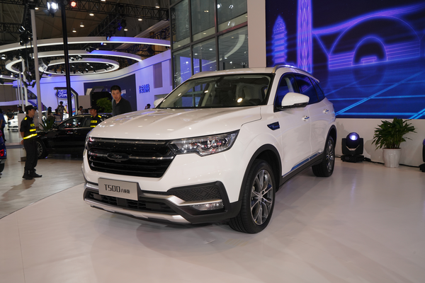 众泰T500 2018款 1.5T 自动尊贵型 6座厂商_基本信息图