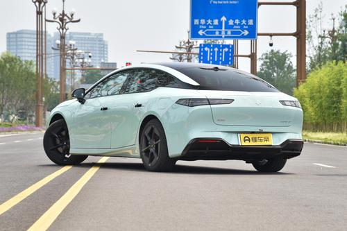 充电15分钟行驶450公里，还带女王副驾，预算20多万建议看看这款