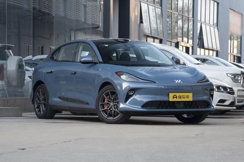 双电机四驱，CLTC纯电续航可达750km，智己LS6实力如何？