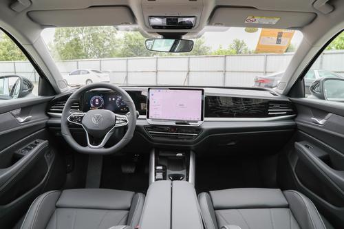 帕萨特PRO上市，380TSI系列限时15.99万起，月销量能重回第一吗？