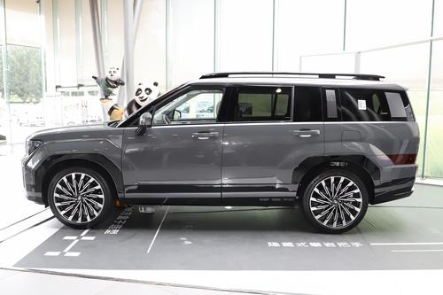 新款方盒子SUV，配2.0T+8AT，喝92油，带BOSE音响，对标汉兰达！