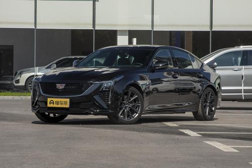 配33英寸大屏，搭10AT变速箱，提供16个扬声器，解读凯迪拉克CT5