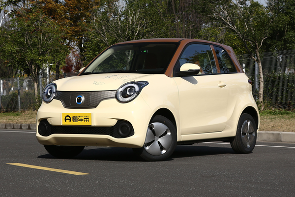 华晨新日i03 2023款 蜜桃 尝鲜版厂商_基本信息图