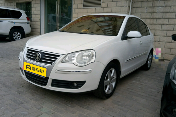 Polo 2008款 劲取 1.6L 手动雅致版后排杯架_座椅配置图