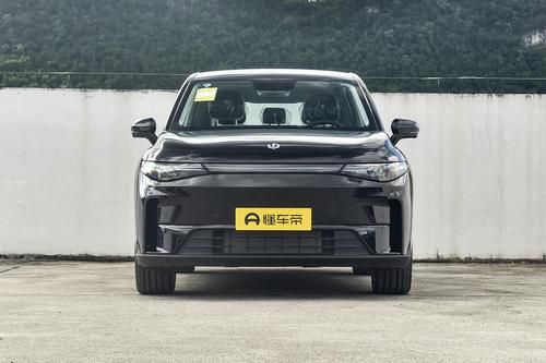 定位中型SUV，售13.58万起，零跑C10增程版表现如何？