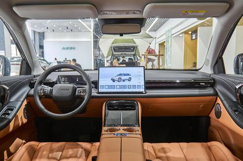 2.0弹匣电池+750km续航，搭无图智驾，第二代AION V值得入手吗？