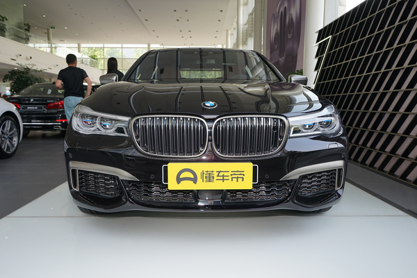 宝马7系 2018款 M760Li xDrive能源类型_基本信息图