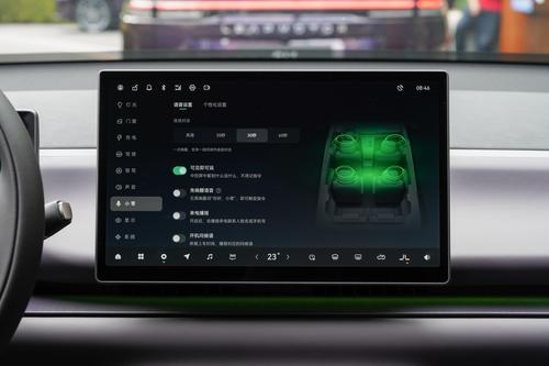 大家庭买车看这款，15.58万起，标配8295芯片，还是二排独立座椅