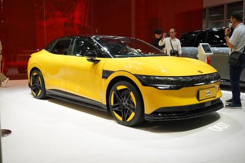 实力对决！极氪001与007同台竞技，谁能成为市场新宠？