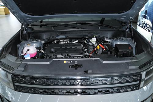 配2.0T+8AT，定位中型SUV，轴距2815mm，第五代胜达值得入手吗