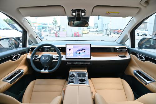 家用MPV建议看这款，16.68万起，大七座设计，油耗5.58L，传祺E8