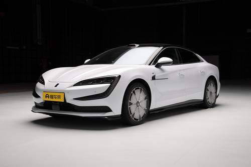 比亚迪终于发力了！这款旗舰轿车，处处都是黑科技，谁见了都想买