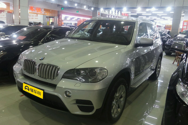 宝马X5(进口) 2011款 xDrive50i 领先型四驱类型_底盘/转向图