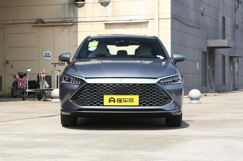 比亚迪秦PLUS DM：2024款DM-i荣耀版120KM卓越型解析，值得入手吗