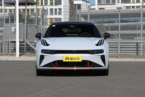 最贵极氪来了，前后四电机，带卫星通信技术，考虑吗？