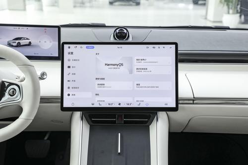 华为又整“新活”，新车续航855km，配800V快充+华为智驾，香！