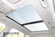 可开启全景天窗